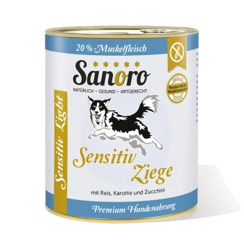 Dosen-Hundefutter mit der Bezeichnung "Sanoro Sensitiv Ziege" und einer schwarz-weißen Hundillustration, mit Zutaten Reis, Karotte und Zucchini.