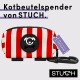 Kotbeutelspender von STUCH, rot-weiß gestreift mit schwarzem Hundekopf-Logo, und einem Anhänger "Vegan Approved".