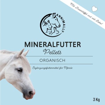 Mineralfutterpellets für Pferde, mit der Aufschrift "Organisch," mit einer Nahaufnahme des Gesichts eines weißen Pferdes und dem Markenlogo.
