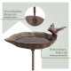 Ein blattförmiges Vogelbad mit einer Vogel-Figur, beschriftet mit "Verschraubte Elemente" und "Wetterfestes Material."