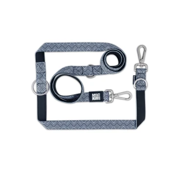 Schwarz-weiß gemustertes Hundeleinen-Set mit Metallclips und Ringen, beschriftet mit „Max & Molly“.