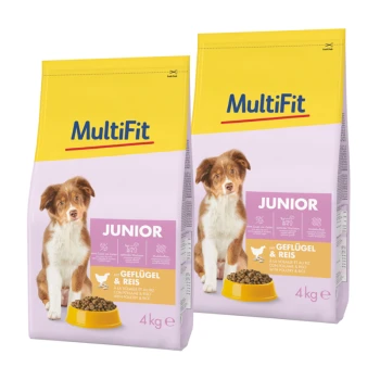 Zwei Säcke MultiFit Junior Hundefutter, jeweils 4 kg, mit einem gelb-pinken Design und einem Hundebild sowie einer Schüssel mit Trockenfutter.