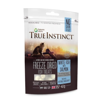 Gefriergetrocknete Fischleckerlis für erwachsene Katzen, mit weißem Fisch und Lachs, 40g-Packung, gekennzeichnet mit "Kein Getreide, Kein Gluten, Keine Cerealien."
