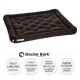 Schwarzes Haustierbett mit gepolstertem Design, beschriftet "Doctor Bark," mit Text über Haltbarkeit, Hygiene und Pflegehinweise.