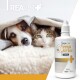 Eine Nahaufnahme einer Katze, die unter einer Decke hervorschaut, neben einer Flasche REAVET IMMUN AUFBAU Tropfen, 110ml.