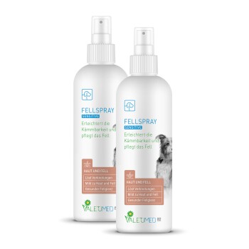 Fellspray Sensitive Flasche für Haustiere, mit Text auf Deutsch: "Erleichtert die Kämmmbarkeit und pflegt das Fell," mit einem Hundebild und Valuemed-Logo.