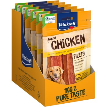 Vitakraft reine Hühnerfilets in recycelbarer Verpackung, mit einer Ausstellungsbox mit mehreren Packungen, beschriftet mit '100% reiner Geschmack.'