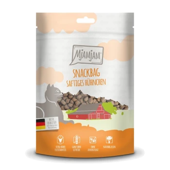 Mjamjam Snackbag Saftiges Hühnchen Haustierfutterverpackung, mit einer grauen Katzensilhouette, mit Text, der Qualität und Zutaten hervorhebt.