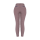 Rückansicht von enganliegenden, hoch taillierten Reitleggings in Mauve, mit perforierten Einsätzen und dekorativen Taschen.