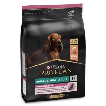 Sac de nourriture pour chiens Purina Pro Plan Small & Mini Adult, étiqueté pour peau sensible, présentant une haute teneur en protéines et le saumon comme ingrédient principal.