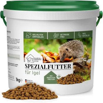1 kg Behälter von "Spezialfutter für Igel" mit einem Igel auf dem Etikett; insektoproteinbasiert, getreidefrei, 100% natürlich.