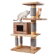 Ein Katzenbaum aus Holz mit zwei Katzen: einer grauen getigerten auf der linken Seite und einer orangefarbenen getigerten auf der rechten Seite, mit mehreren Plattformen und einem würfelförmigen Versteck.