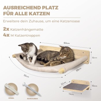 Wandmontierte Katzenhängematte mit zwei Katzen auf einer Holzrückwand, Maße angegeben (60 cm, 55 cm, 39 cm); deutscher Text ‚AUSREICHEND PLATZ FÜR ALLE KATZEN‘.