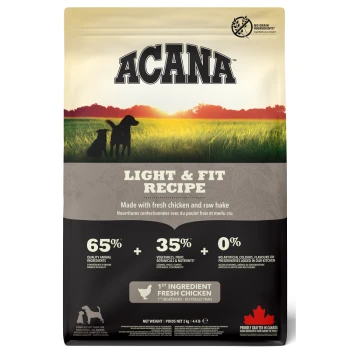 ACANA Light & Fit Hundefutterbeutel mit zwei Hunden, der 65% tierische Zutaten, 35% Gemüse und 0% künstliche Zusatzstoffe hervorhebt. 2 kg.