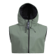 Eine ärmellose, olivgrüne Regenjacke für Haustiere mit Kapuze, ausgestattet mit einem Frontreißverschluss und verstellbaren Kordeln, beschriftet mit "PAIKKA."
