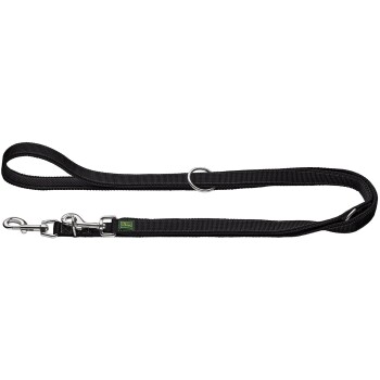Schwarze, verstellbare Hundeleine aus Nylon mit drehbarem Metallkarabiner, D-Ring und kleinem grünen rechteckigem Etikett.