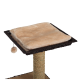 Arbre à chat avec un coussin en peluche beige sur le dessus, base tissée et un jouet pom-pom suspendu.