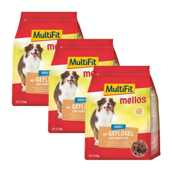 Trois sacs de nourriture pour chiens MultiFit, étiquetés "Adult" avec une image d'un chien heureux, contenant des ingrédients de volaille et de carottes, 1,5 kg chacun.