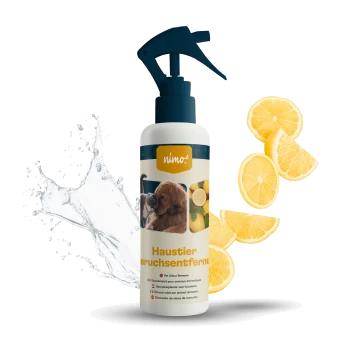 Sprühflasche für Haustiergeruchsentferner mit einem Bild von Hund und Katze, umgeben von Zitronenscheiben und Wasserspritzern, beschriftet "Haustier geruchsentferner."