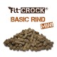 Fit-Crock® Basic Rind Mini Tierfutterpellets, mit einem Haufen kleiner, dunkelbrauner zylindrischer Stücke, mit dem Markennamen deutlich sichtbar.