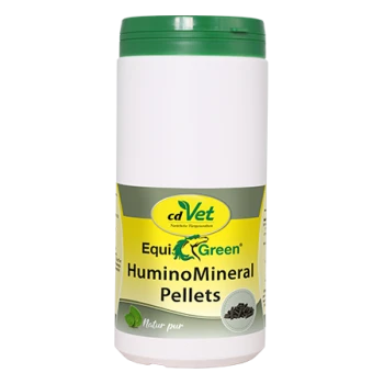Behälter mit cdVet EquiGreen HuminoMineral Pellets für Haustiere, mit einem grünen Deckel und gelbem Etikett mit Produktnamen.