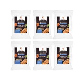Sechs weiße Packungen Wildfang Haustierfutter mit der Aufschrift „Lachs mit Forelle“ und Bildern von Lachs, Forelle und Gemüse.