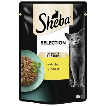 Sheba Katzenfutterbeutel mit einer grauen Katze, einer Schüssel mit Nassfutter und Kräutern sowie dem Text 'Selection in Sauce mit Huhn au poulet, 85g.'