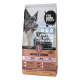 Tüte 'THE GOOD STUFF' Adult-Hundefutter mit Hundebild, deutschem Text 'FÜTTERN MIT GUTEM GEWISSEN' und Aufschrift 'ADULT DOGS'.
