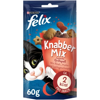 Un sac de friandises pour chats Felix Knabber Mix présentant un chat noir et blanc joueur sur le devant, avec du texte mettant en avant les saveurs et le contenu calorique.