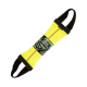 Gelbes Hundezerrspiel im Feuerwehrschlauch-Stil mit schwarzen Griffen und grünem Etikett mit der Aufschrift „BEISSWURST AUS FEUERWEHRSCHLAUCH“