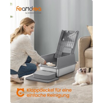 Frau reinigt eine graue Katzenstreuschale mit Schaufel, eine weiß-braune Katze liegt daneben, deutscher Text über einfache Reinigung.