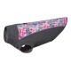 Ein stilvoller Hundemantel mit floralem Design in Pink und Grau, mit einem weichen Fleece-Futter und einem eleganten grauen Boden.