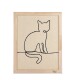 Minimalistyczny obraz ścienny przedstawiający czarny rysunek siedzącego kota na teksturowanym beżowym tle, oprawiony w jasne drewno.