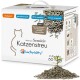 Lucky-Kitty Sensitiv Katzenstreu in einer Katzenstreuschale, Pellet-Haufen mit Keimling; sichtbare Angaben: '99% staubfrei', 'geruchsneutral'.