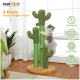 Katze klettert auf grüne kaktusförmige Kratzpfosten mit hängendem Ball, aus hochwertigem weichem Material und natürlichem Sisalseil.