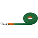 Grüne Hundeleine mit einem orangefarbenen Griff, die an einem Ende einen Metallclip und einen strukturierten Griff für Komfort hat.