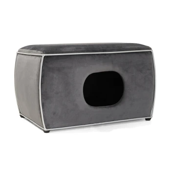 Graues plüschiges Haustierbett mit einer abgerundeten rechteckigen Form und einem Eingangsloch an der Vorderseite, mit einem eleganten weißen Rand.