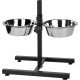 Support de bol double en acier inoxydable pour animaux de compagnie avec hauteur réglable et un cadre en métal noir robuste.