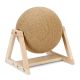Griffoir pour chat en sisal naturel avec une surface ronde et texturée, soutenu par un cadre en bois robuste.