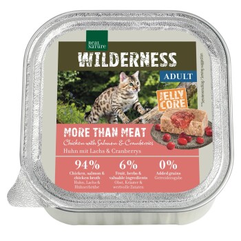 Aluschale Katzenfutter 'Real Nature WILDERNESS' — Adult, Jelly Core; 'More Than Meat' Huhn mit Lachs & Cranberries.