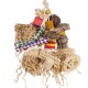 Buntes Haustier-Kauspielzeug aus verschiedenen natürlichen Materialien, einschließlich gewebter Fasern, Holz und Papier, entworfen für verspielte Haustiere.