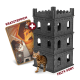 Eine verspielte Bengal-Katze schaut aus einem grauen "FELTY-FORT"-Turm heraus, neben einer Ritterkatze und einer Drachenkratzmatte, die mit "KRATZTEPPICH" beschriftet ist.