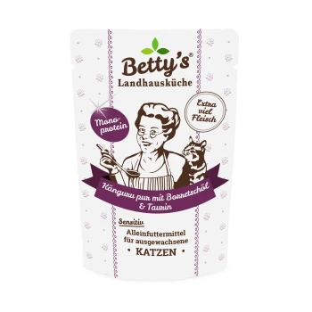 Die Verpackung von Betty's Landhausküche Katzenfutter zeigt einen Koch und beschriftet mit "Känguru pur mit Bonretschöl & Taurin", "Mono-Protein" und "Extra viel Fleisch."