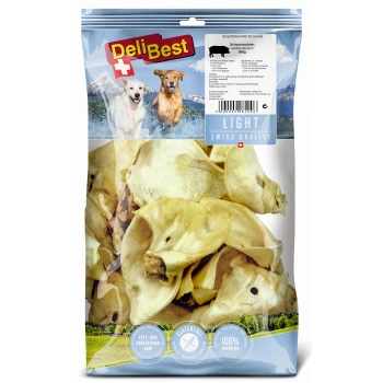 DeliBest Hundeleckerlis Verpackung mit getrockneten Schweineohren, gekennzeichnet mit "Leichte Schweizer Qualität", glutenfrei und 100% natürlich.
