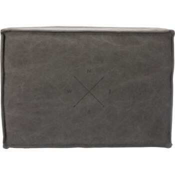 Grauem Haustierbett mit einem Kompassdesign, das die Buchstaben N, E, S, W zeigt, auf einer strukturierten Oberfläche präsentiert.