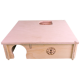 Holzhaustierhaus mit einem ausgeschnittenen Eingang und einem kleinen Sichtfenster, mit einem "GetZoo"-Logo mit einem Hasendesign.