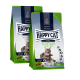 Zwei Beutel Happy Cat Adult Katzenfutter mit Geschmack Lamm vom Bauernhof, glutenfreie Rezeptur und Bild einer getigerten Katze auf der Verpackung.