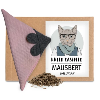 Katzenminzspielzeug in Form einer rosa-grauen Maus mit getrockneter Katzenminze und Verpackung mit der Aufschrift "Kater Kasimir Mausbert Baldrian."