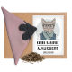 Katzenminzspielzeug in Form einer rosa-grauen Maus mit getrockneter Katzenminze und Verpackung mit der Aufschrift "Kater Kasimir Mausbert Baldrian."