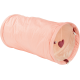 Rosa Haustiertunnel mit weichem Innenraum und einem hängenden Herzspielzeug darin, entworfen für verspielte Katzen oder kleine Tiere.